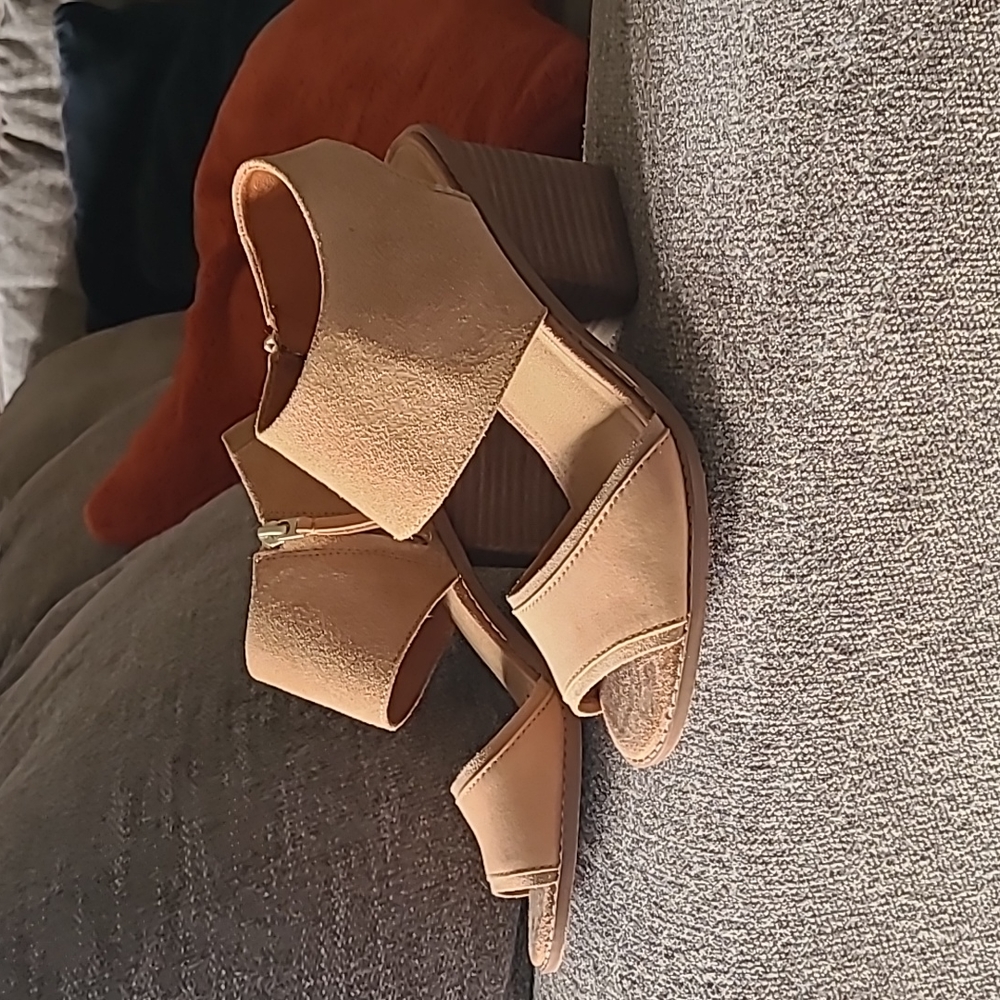 Toms chunk heel sandal